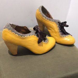 Designer under 25! Mustard lace up stacked heels
